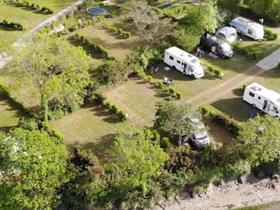 Camping Les Pieds dans L'Eau