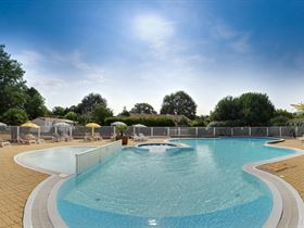Vakantiepark Les Pins - Carcans