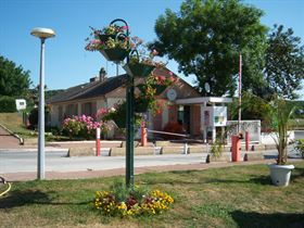 Camping Municipal Les Petits Pres
