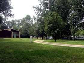 Camping Municipal La Petite Cabane