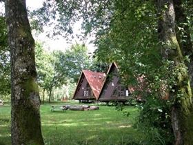 Camping Aire Naturelle Lac de Bouzey (ook groepsaccommodaties)