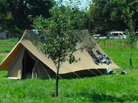 Camping à Le Ferme Jardin D'Hélène